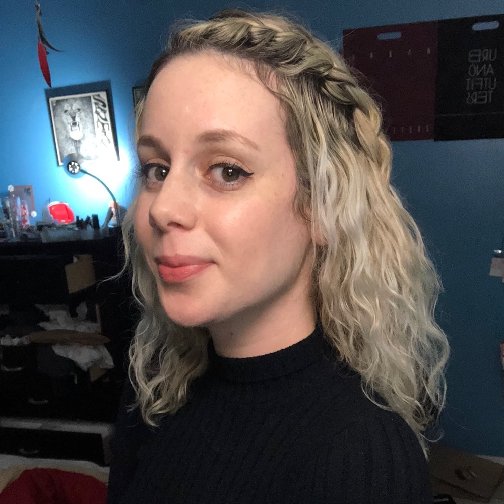 Meet your Posher, Nicole